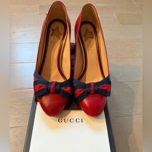 Gucci Red Women's Shoes with Bow Detail